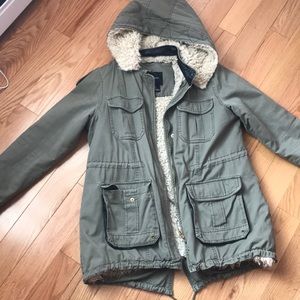 Green hooded winter coat with fuzzy warm interior!